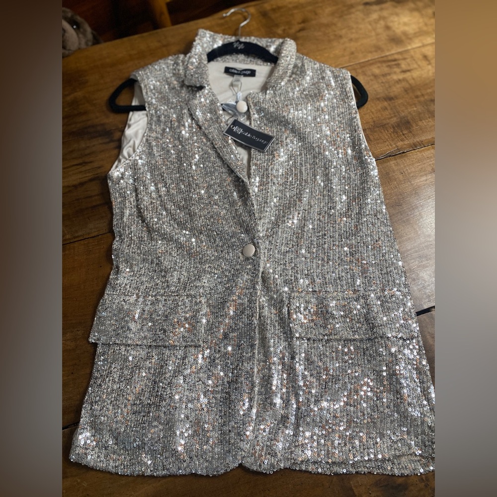 Cable & Gauge SILVER  Sequin VEST NWT Medium